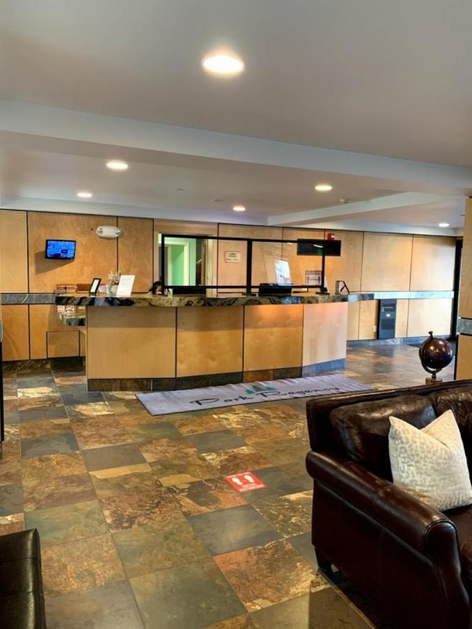 Getaways At Park Regency