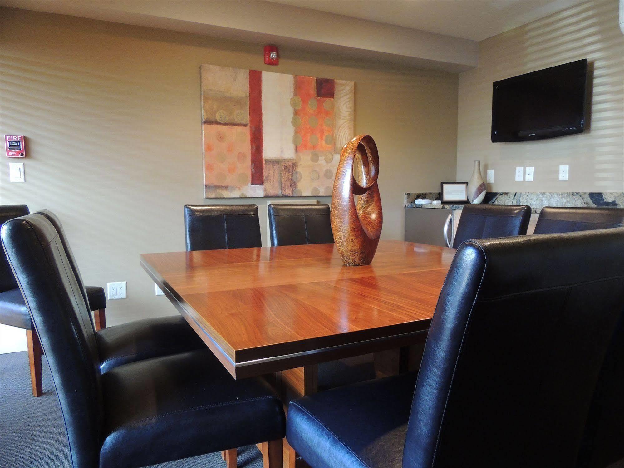 Getaways At Park Regency Aparthotel